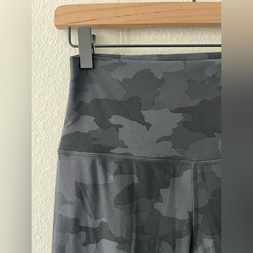 Lululemon Align Pant 28" | Heritage 365 Camo Deep Coal Multi | Size 6 - Picture 6 of 8